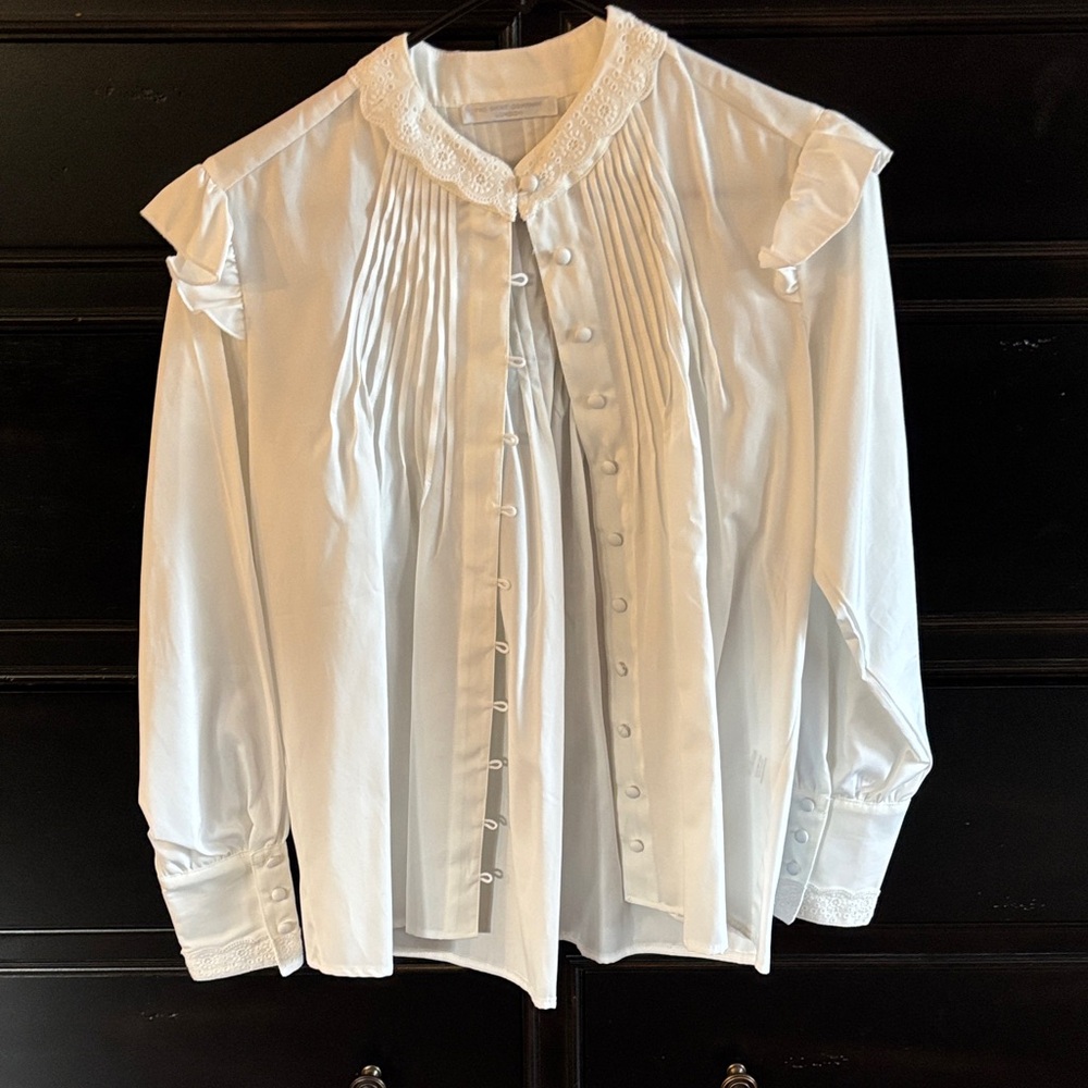 The Shirt Company Elegant White Blouse with Lace Collar